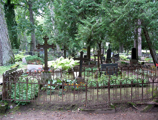 Gravesite of Jann and Anna Voobus, Vonnu Cemetery